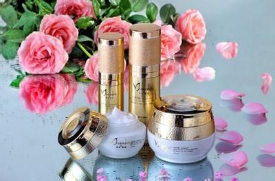 3折批發(fā)英國、法國及鄭明明品牌化妝品，深圳市妮爾貝化妝品公司供應